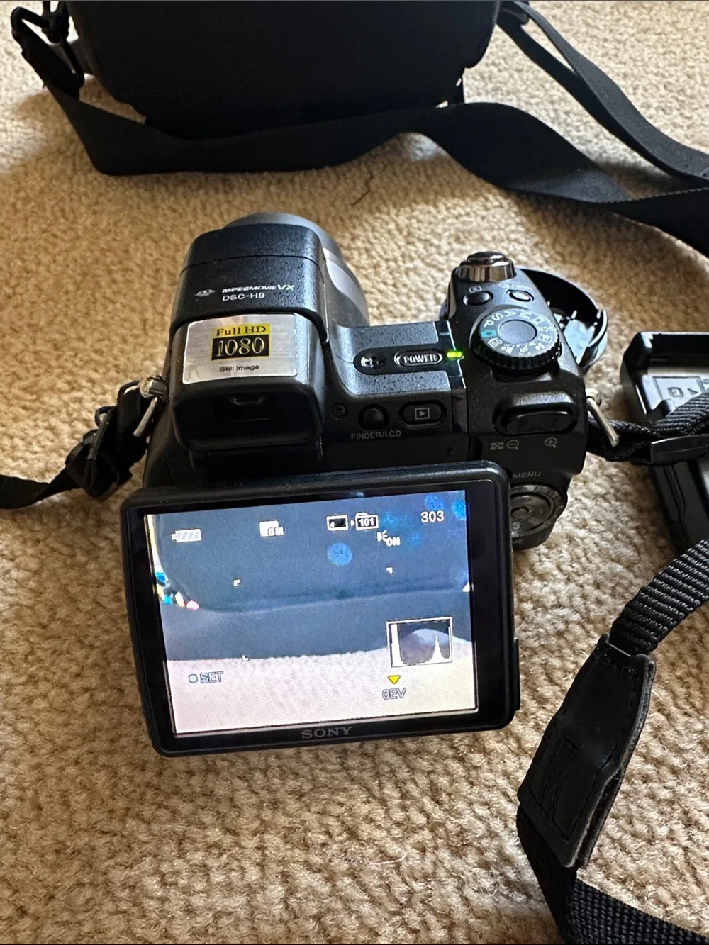 Sony Black mpegmovie Camera and Kit with Shoulder Bag and Lens Accessories